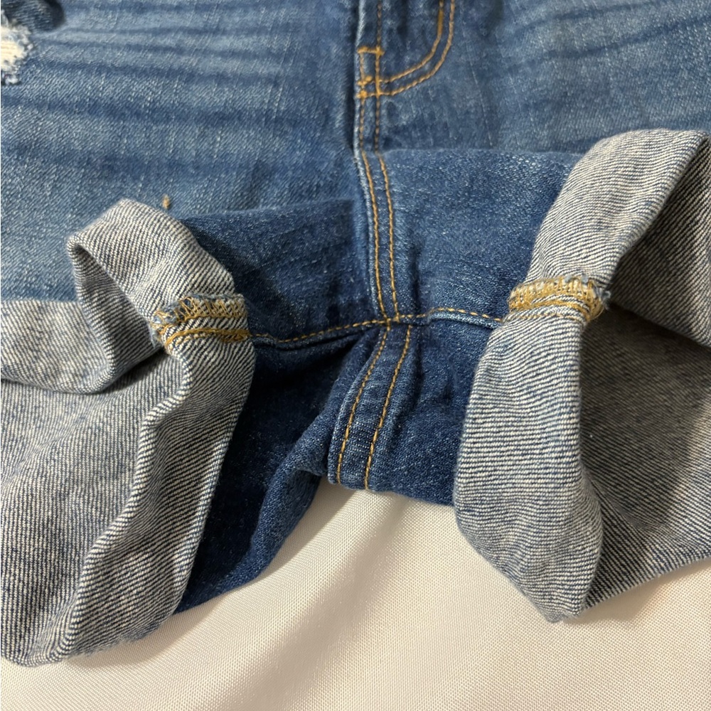 Old Navy Women’s size 4 Midrise Boyfriend blue jeans shorts distressed‎ - Picture 6 of 11